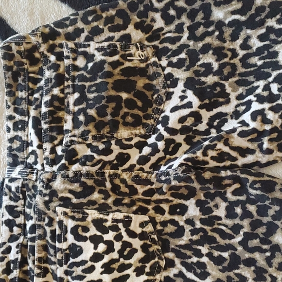 Bebe Leopard corduroy pants Size 31 - Picture 4 of 4